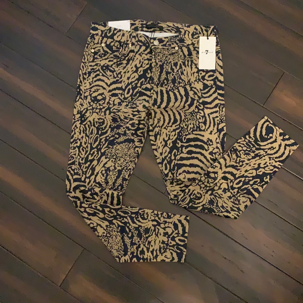NWT 7 For All Mankind Size 32 short inseam